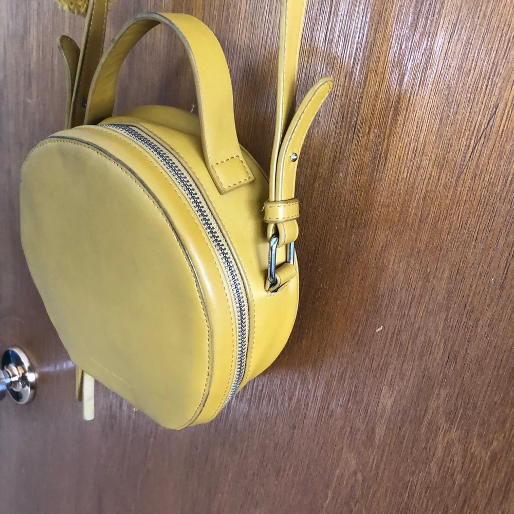 Small Round French Connection Bag - Picture 13 of 14